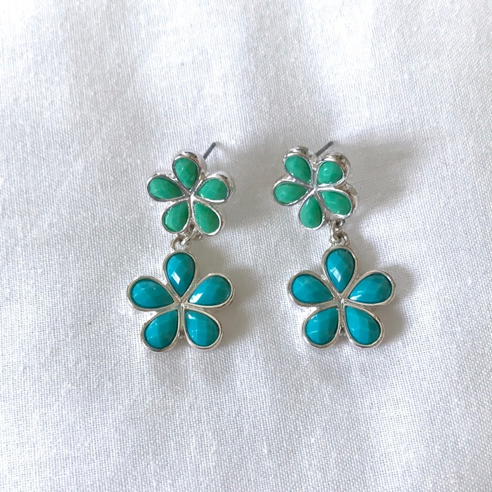 Liz Claiborne flower earrings